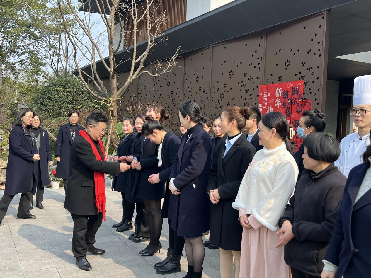 送温暖 鼓干劲｜公司领导大年初一慰问一线在岗职工