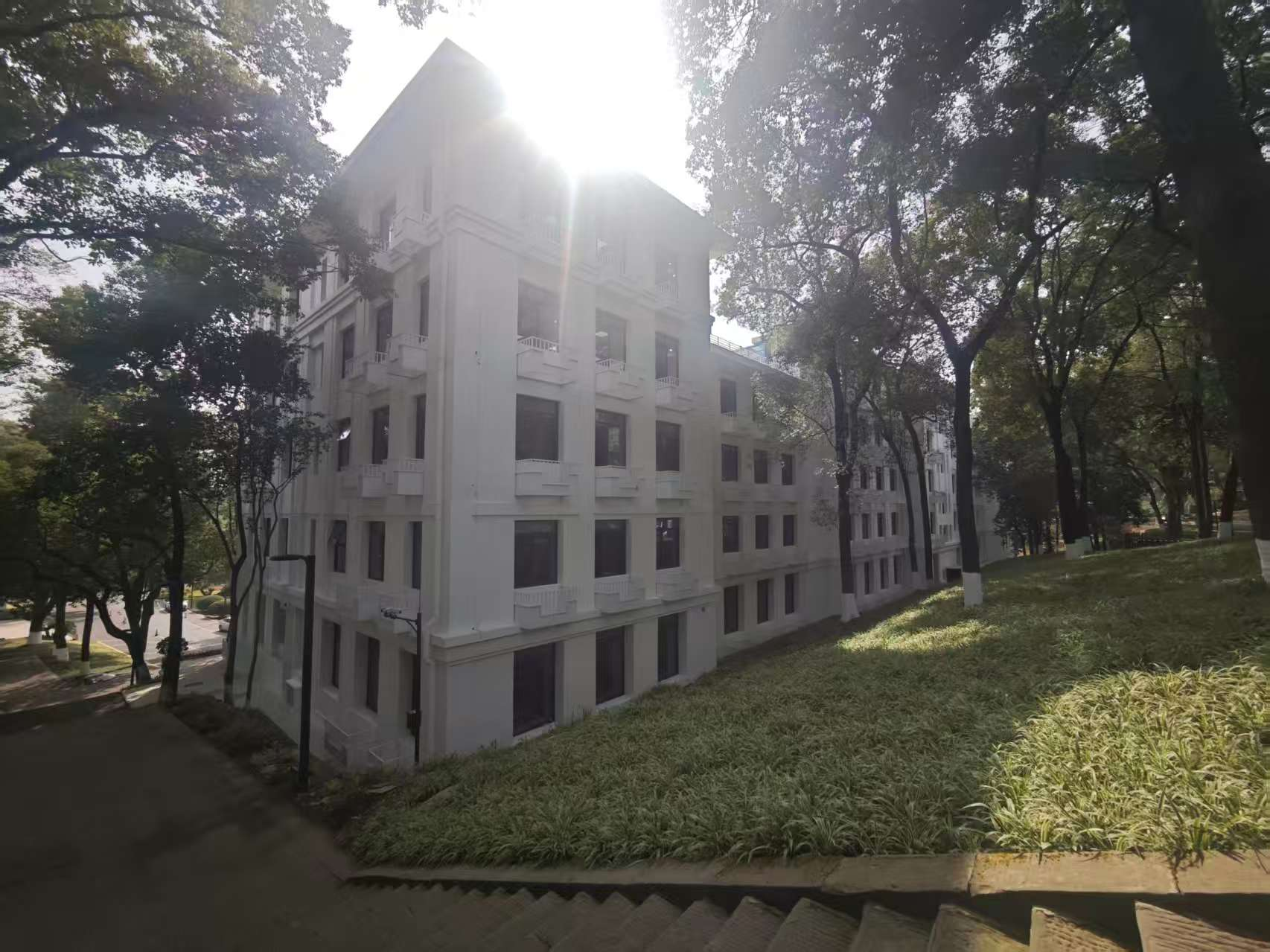 市级机关第一办公区1号办公楼综合维修除危项目顺利通过竣工验收